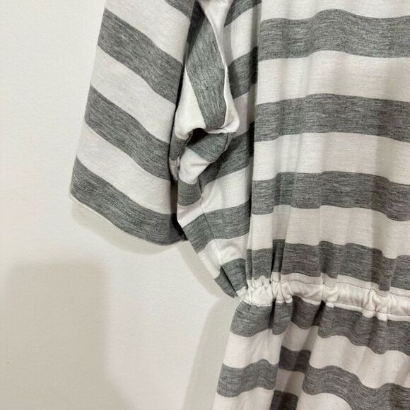 Venus Gray and‎ White Striped Swim Cover Up Hood size 2X - Picture 5 of 7